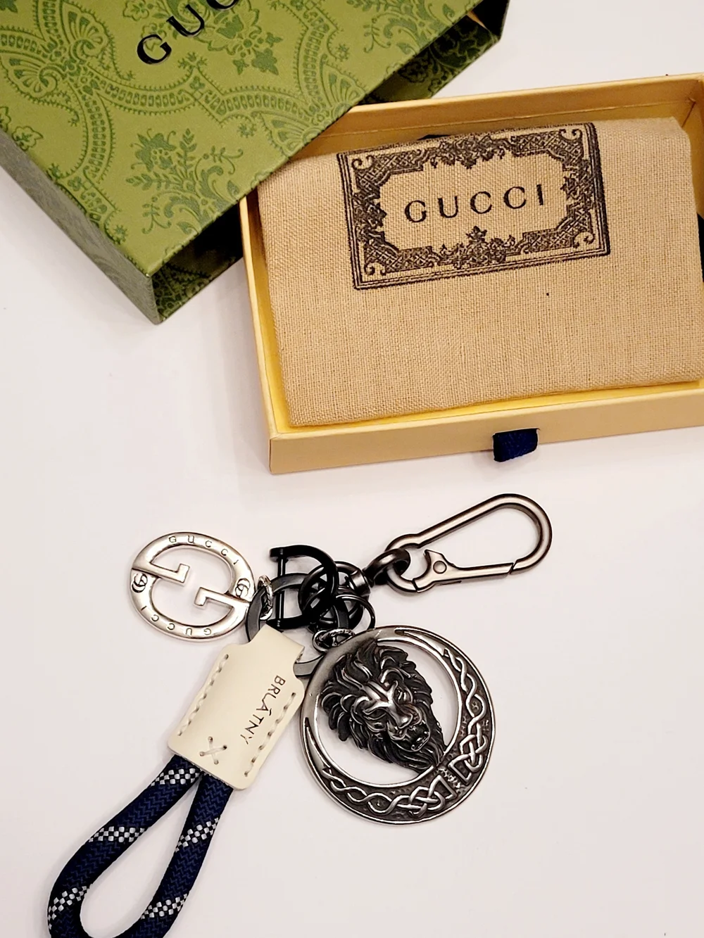 🇮🇹 Gucci Lion Medallion✨️ Keyring with Silver Hardware🇮🇹